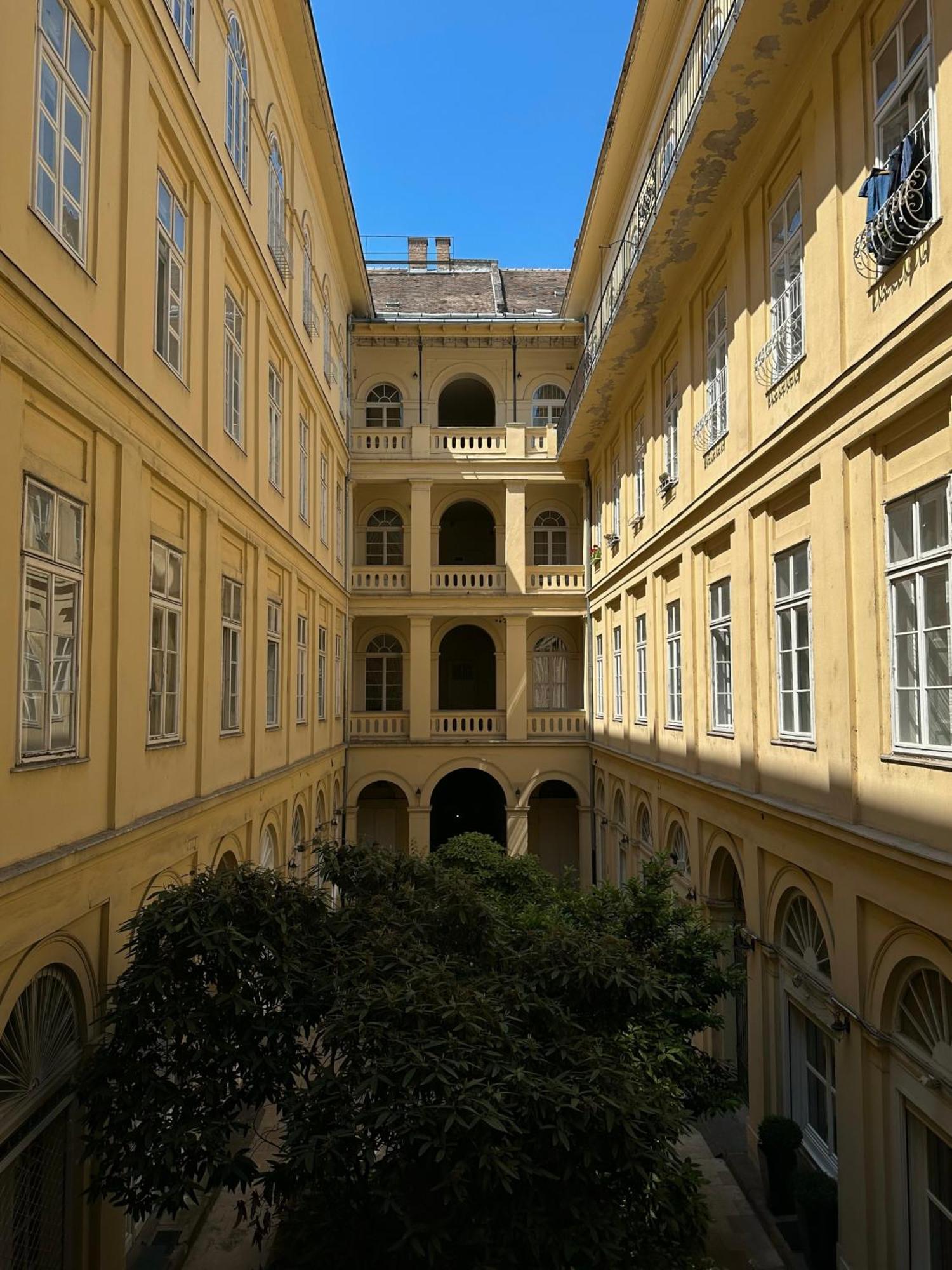 Dolce Vita Basilica Budapest Extérieur photo